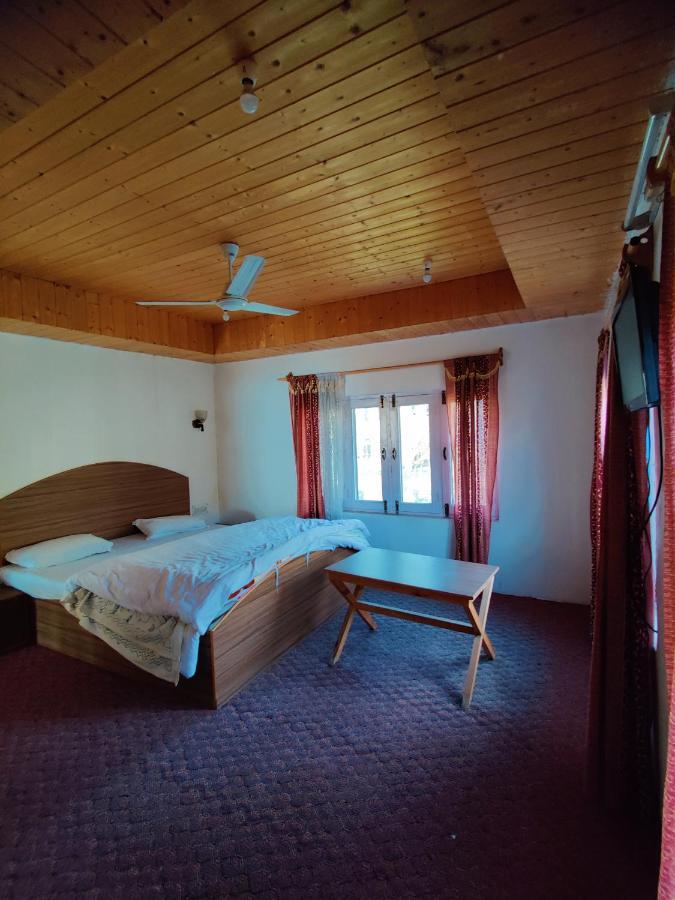 Calm Holiday Inn Srīnagar Eksteriør bilde